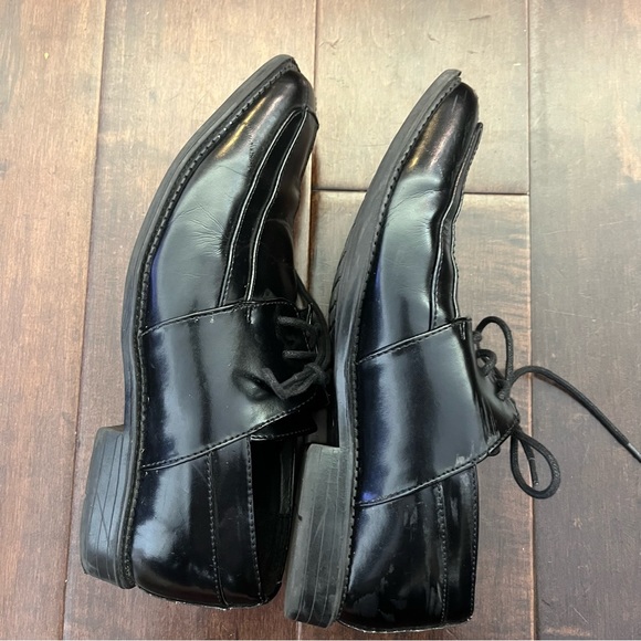 Freeman Boys black dress shoes size 6 boys. - Picture 3 of 10